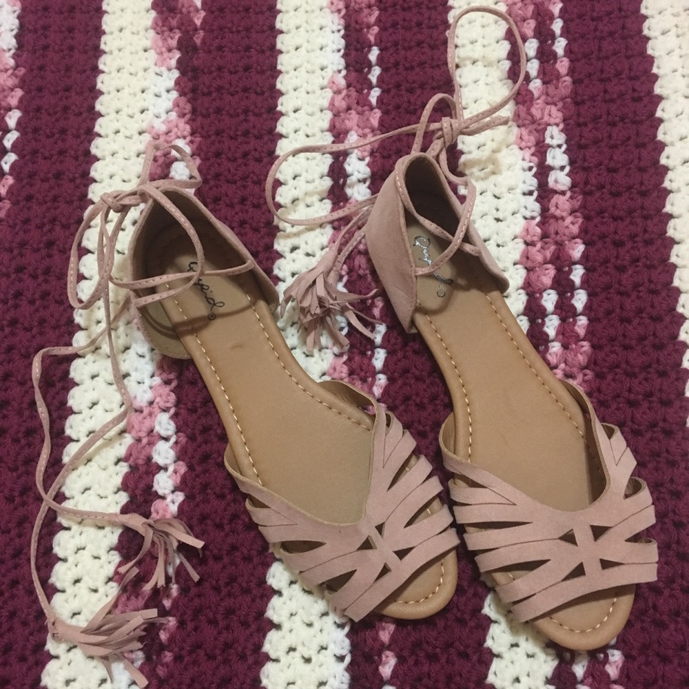 Strappy sandals/ lace up flats